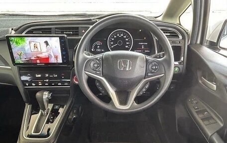 Honda Shuttle II, 2021 год, 1 050 000 рублей, 10 фотография