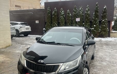 KIA Rio III рестайлинг, 2013 год, 580 000 рублей, 2 фотография