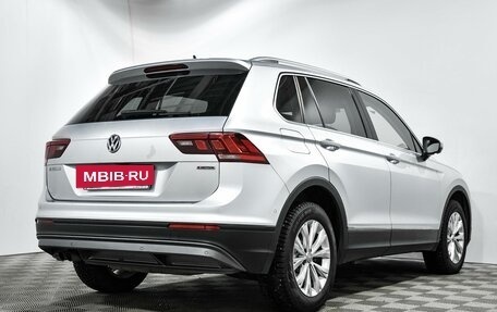 Volkswagen Tiguan II, 2018 год, 2 590 000 рублей, 5 фотография