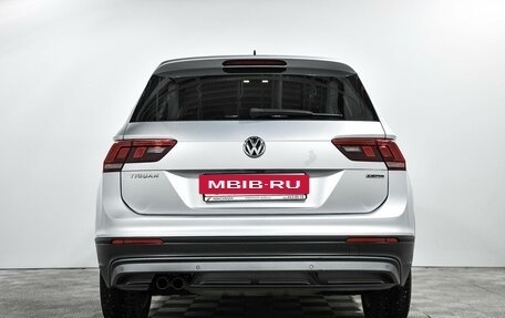 Volkswagen Tiguan II, 2018 год, 2 590 000 рублей, 6 фотография