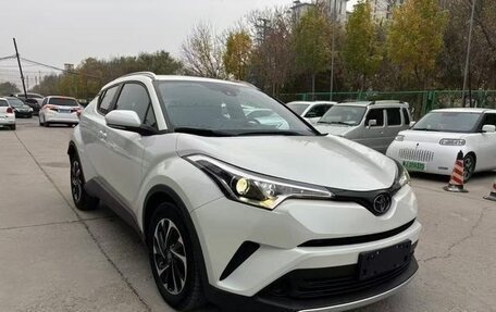 Toyota C-HR I рестайлинг, 2021 год, 2 180 000 рублей, 2 фотография