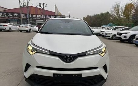 Toyota C-HR I рестайлинг, 2021 год, 2 180 000 рублей, 3 фотография