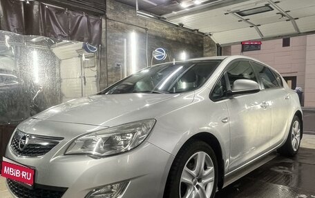 Opel Astra J, 2012 год, 850 000 рублей, 1 фотография