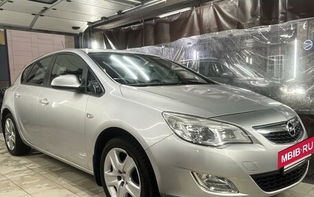 Opel Astra J, 2012 год, 850 000 рублей, 2 фотография