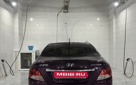 Hyundai Solaris II рестайлинг, 2011 год, 820 000 рублей, 2 фотография