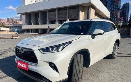 Toyota Highlander, 2024 год, 6 400 000 рублей, 1 фотография