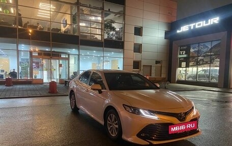 Toyota Camry, 2020 год, 3 300 000 рублей, 3 фотография