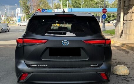 Toyota Highlander, 2023 год, 7 900 000 рублей, 3 фотография