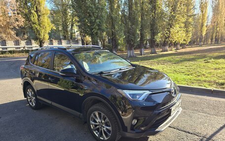 Toyota RAV4, 2017 год, 2 800 000 рублей, 8 фотография