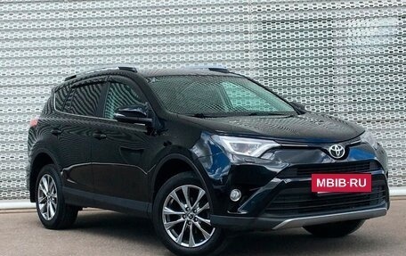 Toyota RAV4, 2017 год, 2 800 000 рублей, 2 фотография