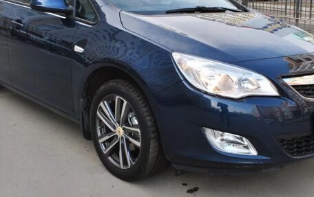 Opel Astra J, 2011 год, 650 000 рублей, 3 фотография