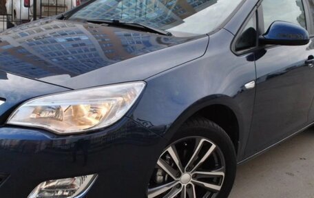 Opel Astra J, 2011 год, 650 000 рублей, 4 фотография