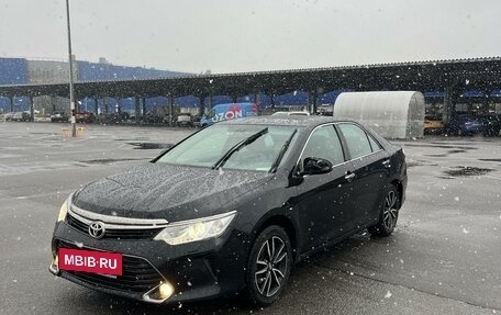 Toyota Camry, 2017 год, 2 100 000 рублей, 2 фотография