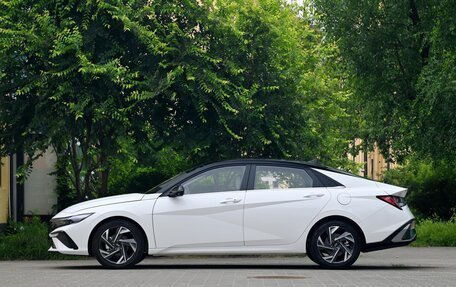 Hyundai Elantra, 2024 год, 2 440 000 рублей, 4 фотография