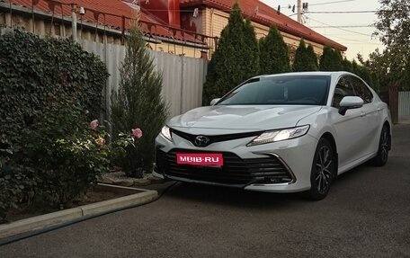 Toyota Camry, 2021 год, 4 050 000 рублей, 1 фотография