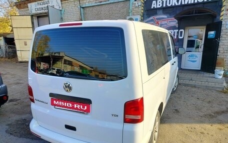 Volkswagen Caravelle T5, 2013 год, 2 000 000 рублей, 4 фотография