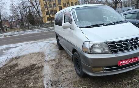 Toyota HiAce H100, 1994 год, 590 000 рублей, 3 фотография