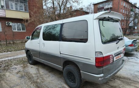 Toyota HiAce H100, 1994 год, 590 000 рублей, 15 фотография