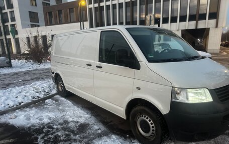 Volkswagen Transporter T5 рестайлинг, 2007 год, 1 200 000 рублей, 2 фотография