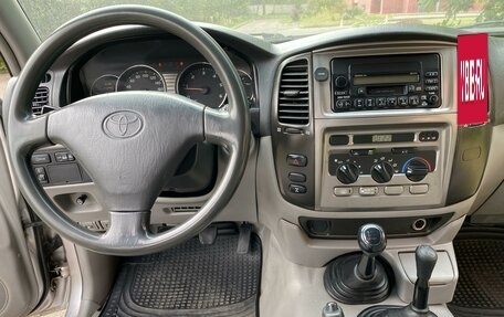 Toyota Land Cruiser 100 рестайлинг 2, 2003 год, 2 100 000 рублей, 9 фотография