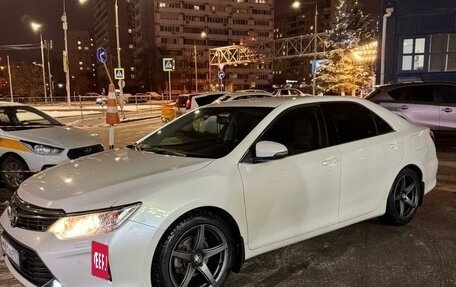 Toyota Camry, 2017 год, 2 600 000 рублей, 4 фотография