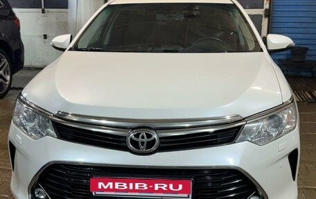 Toyota Camry, 2017 год, 2 600 000 рублей, 11 фотография