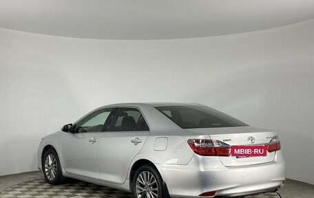 Toyota Camry, 2016 год, 2 370 000 рублей, 6 фотография