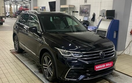 Volkswagen Tiguan II, 2021 год, 4 250 000 рублей, 1 фотография