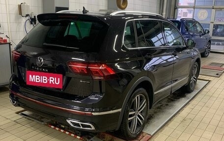 Volkswagen Tiguan II, 2021 год, 4 250 000 рублей, 2 фотография