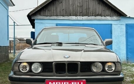 BMW 5 серия, 1993 год, 500 000 рублей, 1 фотография