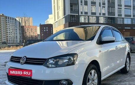 Volkswagen Polo VI (EU Market), 2013 год, 800 000 рублей, 2 фотография