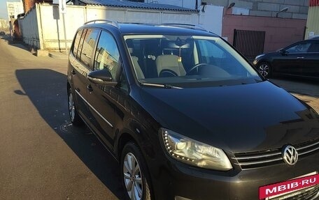 Volkswagen Touran III, 2012 год, 1 160 000 рублей, 2 фотография