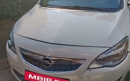 Opel Astra J, 2012 год, 810 000 рублей, 2 фотография