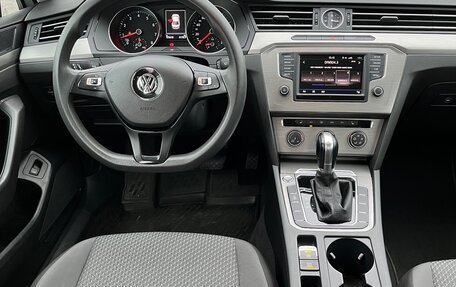 Volkswagen Passat B8 рестайлинг, 2017 год, 1 700 000 рублей, 20 фотография