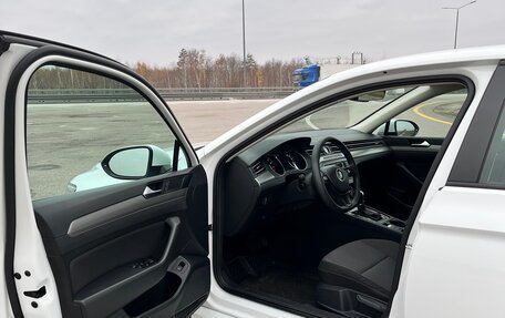 Volkswagen Passat B8 рестайлинг, 2017 год, 1 700 000 рублей, 19 фотография