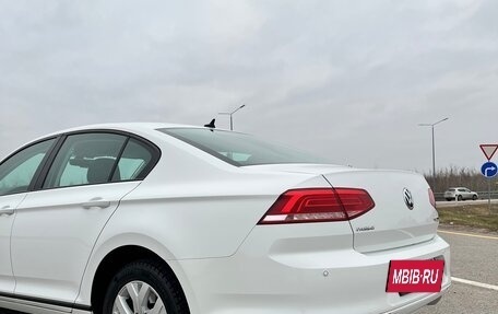 Volkswagen Passat B8 рестайлинг, 2017 год, 1 700 000 рублей, 16 фотография