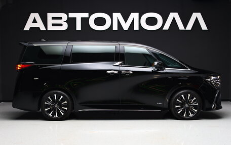 Toyota Alphard, 2024 год, 18 000 000 рублей, 2 фотография