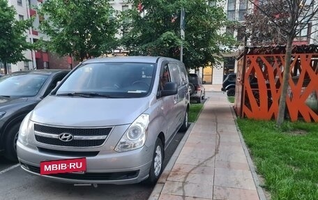 Hyundai Grand Starex Grand Starex I рестайлинг 2, 2011 год, 1 130 000 рублей, 2 фотография