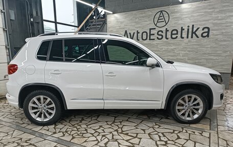 Volkswagen Tiguan I, 2011 год, 1 700 000 рублей, 2 фотография