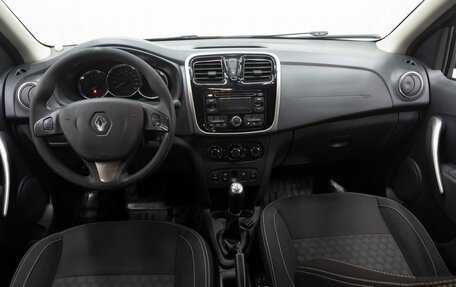 Renault Logan II, 2016 год, 600 000 рублей, 13 фотография