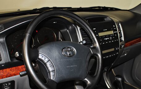 Toyota Land Cruiser Prado 120 рестайлинг, 2008 год, 2 297 000 рублей, 11 фотография