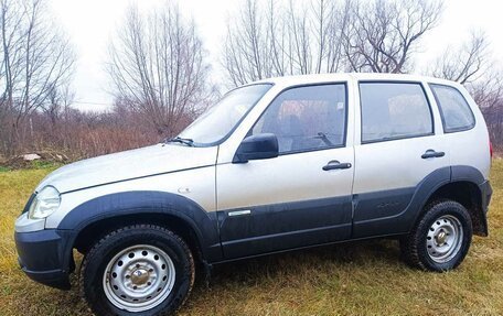 Chevrolet Niva I рестайлинг, 2011 год, 560 000 рублей, 6 фотография