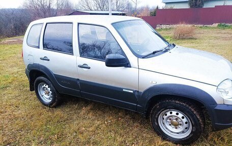 Chevrolet Niva I рестайлинг, 2011 год, 560 000 рублей, 8 фотография