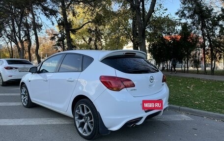 Opel Astra J, 2011 год, 835 000 рублей, 3 фотография