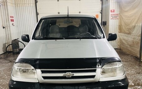 Chevrolet Niva I рестайлинг, 2004 год, 220 000 рублей, 1 фотография