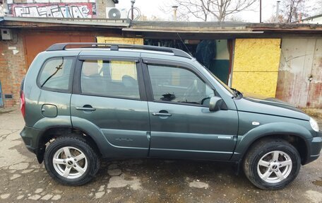 Chevrolet Niva I рестайлинг, 2010 год, 595 000 рублей, 5 фотография