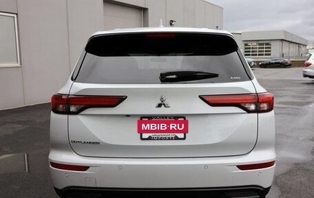 Mitsubishi Outlander, 2022 год, 4 910 000 рублей, 3 фотография