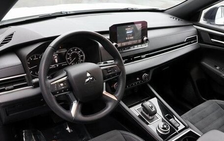 Mitsubishi Outlander, 2022 год, 4 910 000 рублей, 7 фотография