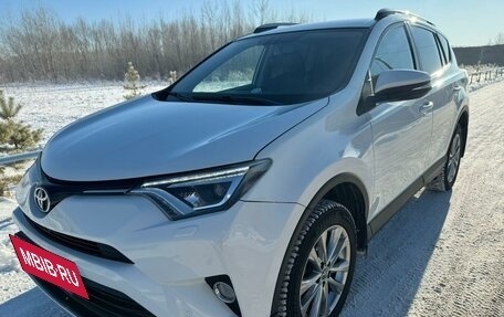 Toyota RAV4, 2018 год, 2 400 000 рублей, 37 фотография