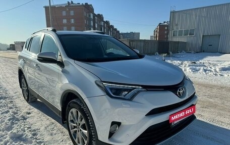 Toyota RAV4, 2018 год, 2 400 000 рублей, 38 фотография